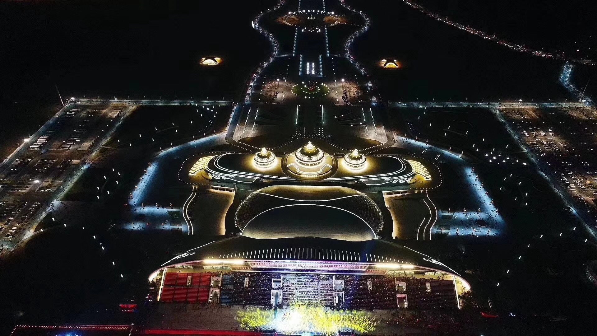 夜幕下的內(nèi)蒙古少數(shù)民族體育運動中心.jpg 夜幕下的內(nèi)蒙古少數(shù)民族體育運動中心.jpg