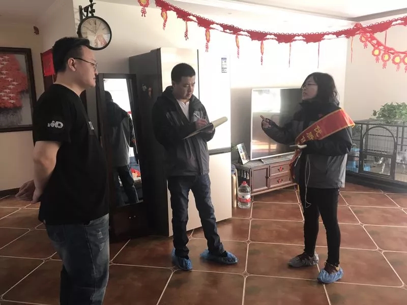 分公司深入小區開展“訪民問暖”活動.jpg 分公司深入小區開展“訪民問暖”活動.jpg